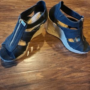 Women's wedge sandal 7